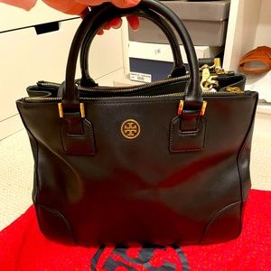 AUTHENTIC Tory Burch Robinson Luggage Double Zip Black Saffiano Leather tote